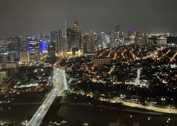 Near Bgc 1Br Wi-Fi Netflix Balcony Skyline