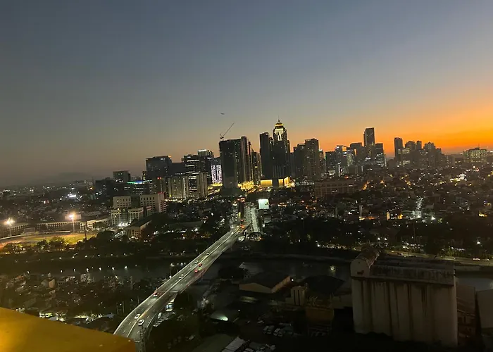 Near Bgc 1Br Wi-Fi Netflix Balcony Skyline
